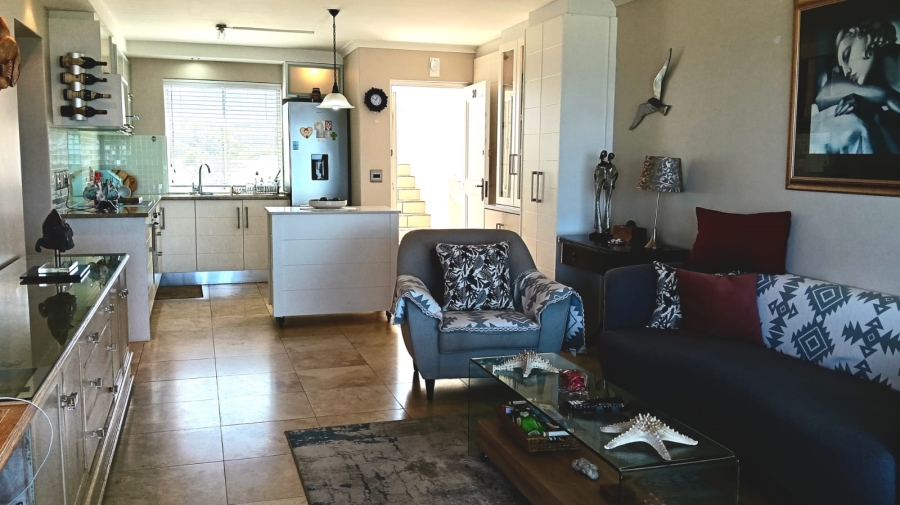 To Let 2 Bedroom Property for Rent in Westcliff Western Cape